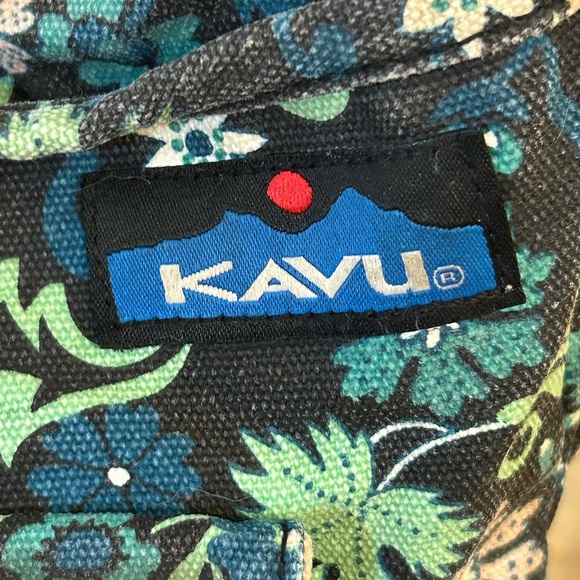KAVU SidewinderCrossbody
Bag. - Picture 3 of 15